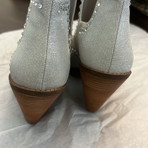 Gianni Bini Brees Rhinestone Metallic Western Booties - Picture 4 of 12